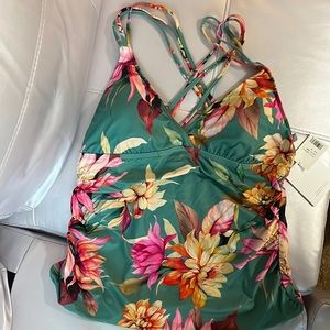 La Blanca women’s swim top